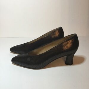 Elegant Topaz Napa Stuart Weitzman Women's Pumps Size 7B